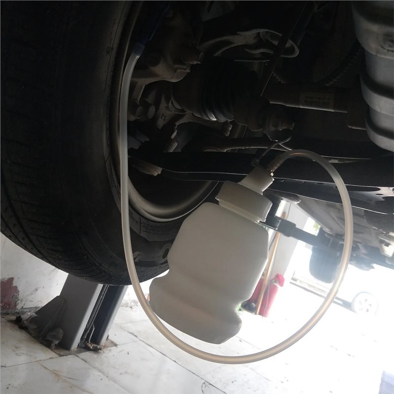 A02Q-Brake Clutch Fluid Drain  - огляд і ціна Drain Filler Kit